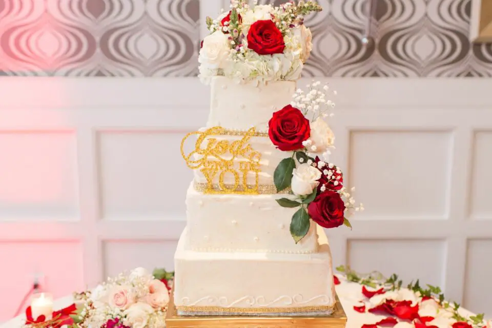 15 Delicious Elegant Wedding Cakes You Ll Love