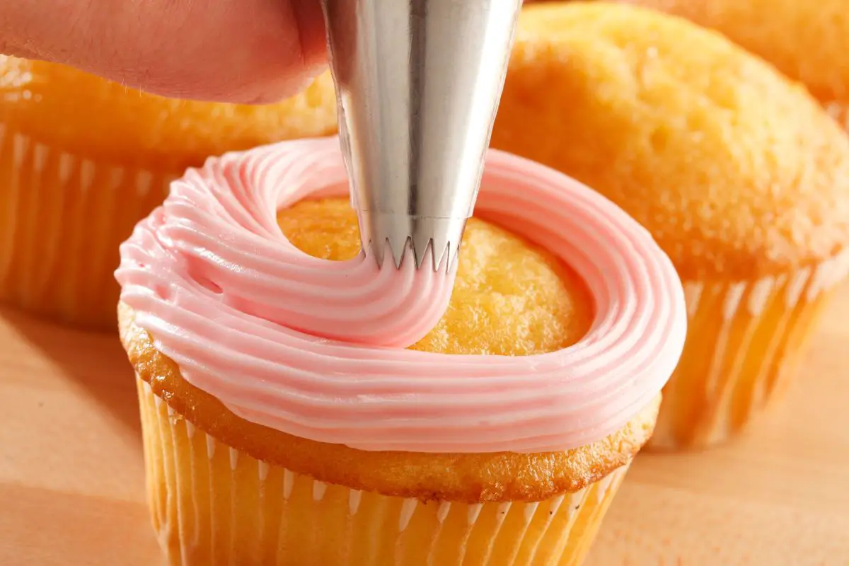 How To Fill Cupcakes