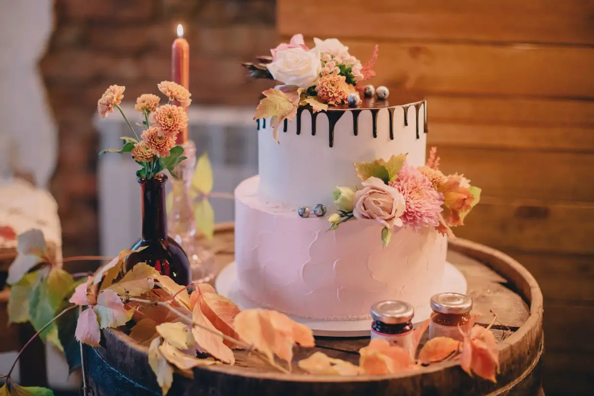 How To Make A Professional Wedding Cake