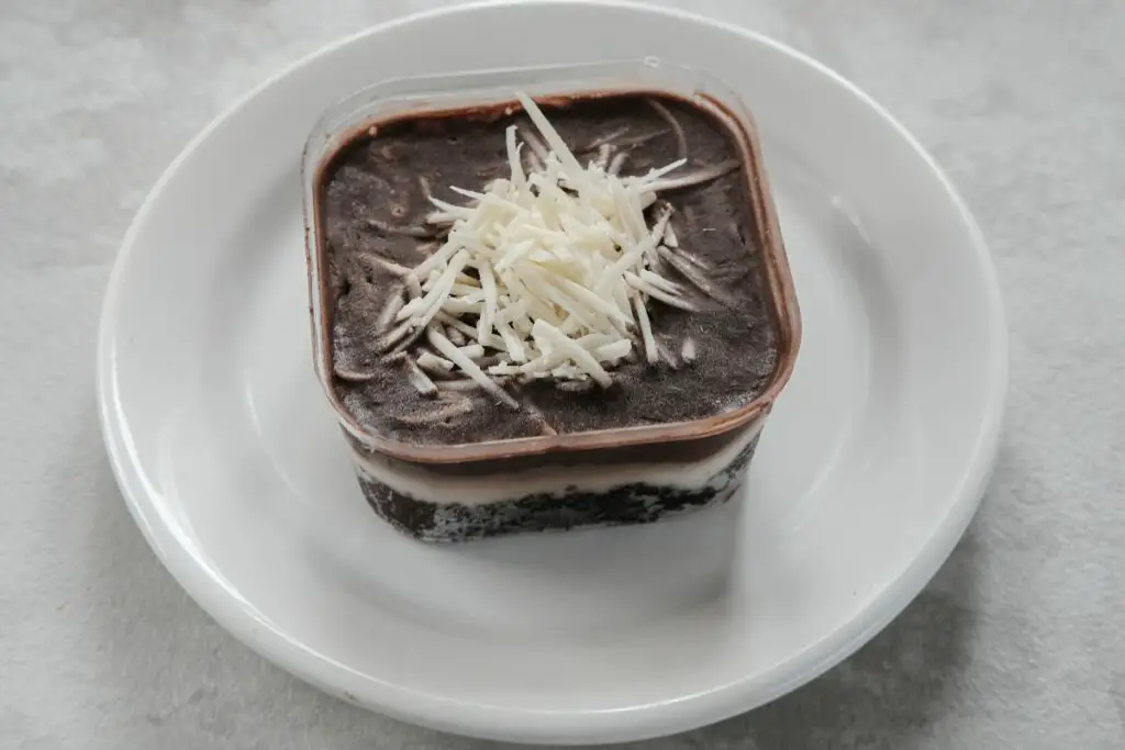 How To Make A Box Cake Taste Like A Wedding Cake