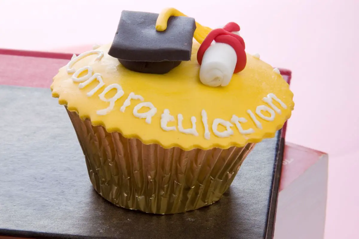 10 Of The Best Graduation Cupcakes You Have To Make Right Now