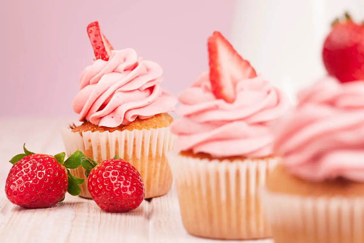 10 Of The Best Strawberry Shortcake Cupcakes You Have To Make Right Now