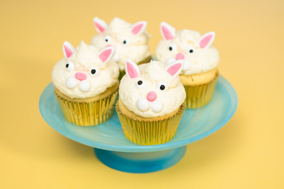 10 Remarkable Bunny Cupcakes To Make For Your Next Dinner Party