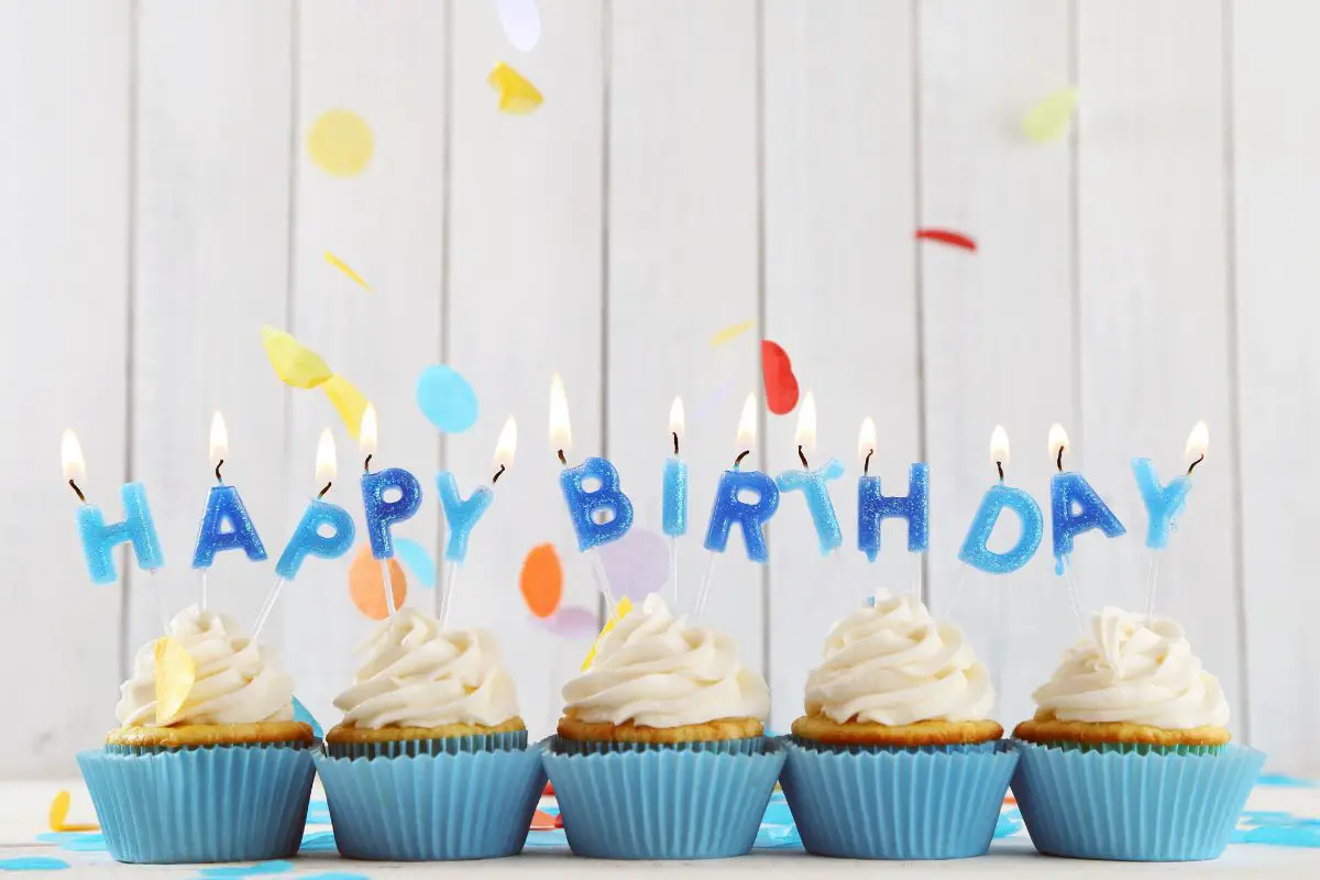 Yellow cupcakes with strawberry frosting ~ perfect for birthdays!