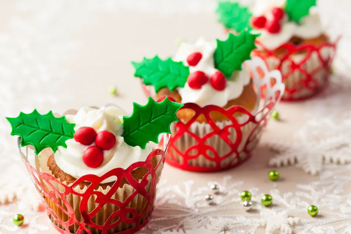 10 Tasty Christmas Cupcakes To Make This Weekend