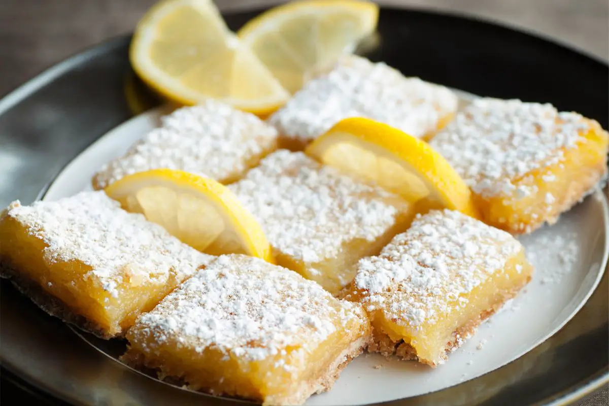 10 Tasty Lemon Desserts To Make This Weekend