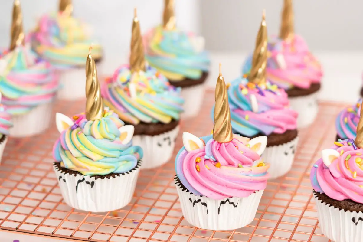 10 Tasty Unicorn Cupcakes To Make This Weekend