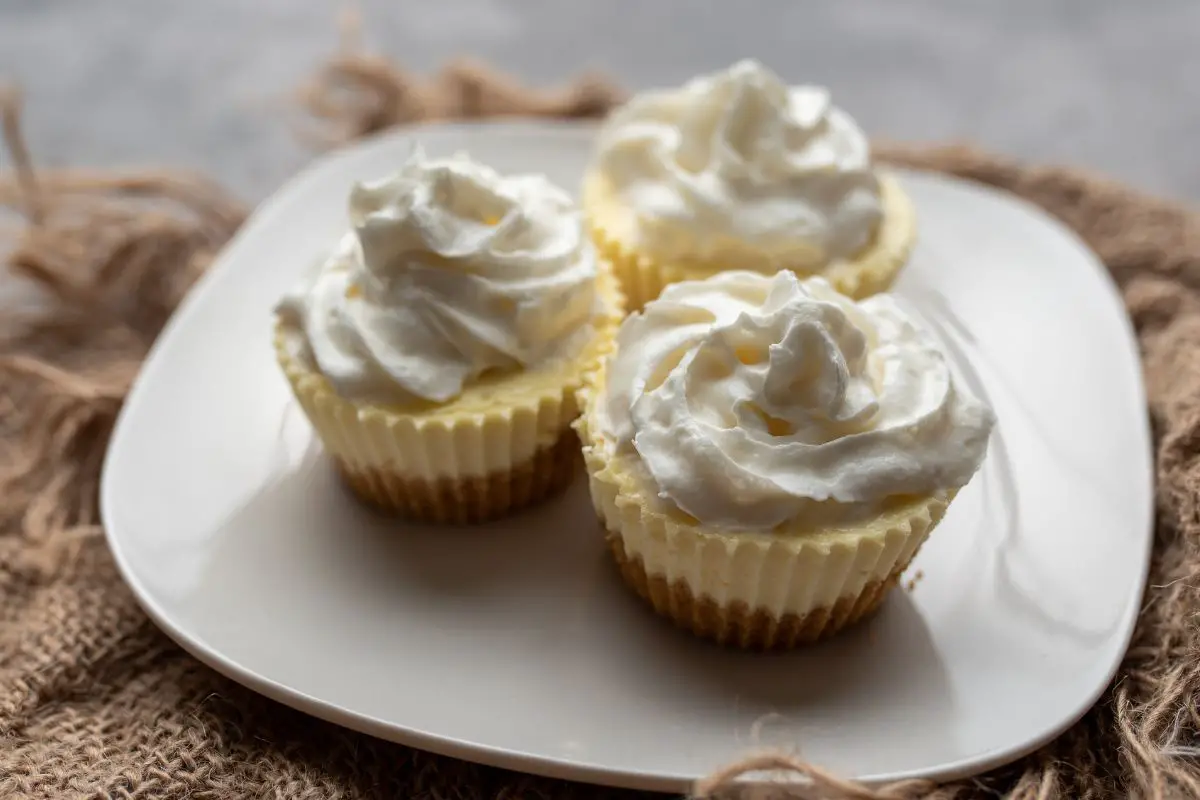 15 Delicious Cheesecake Cupcakes You’ll Love To Make!