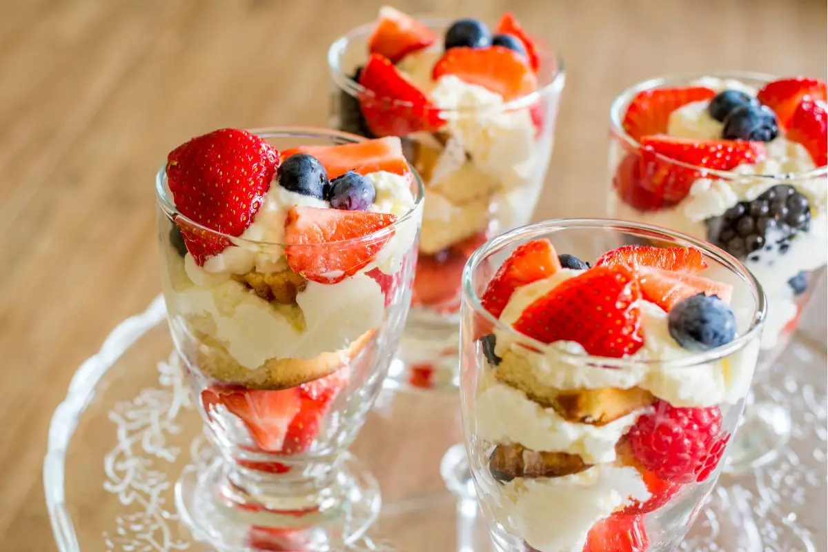 15 Delicious Fruit Desserts You’ll Love To Make!