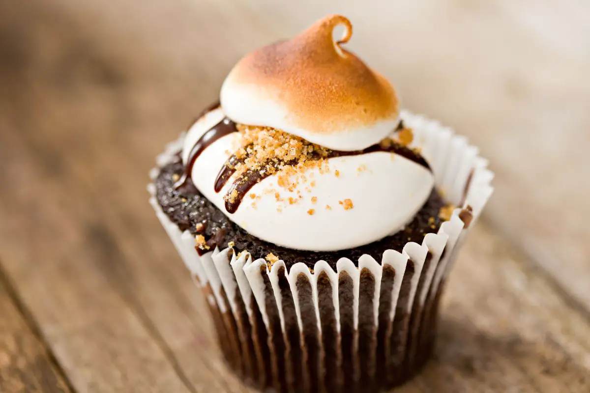 15 Delicious Trophy Cupcakes You’ll Love To Make!