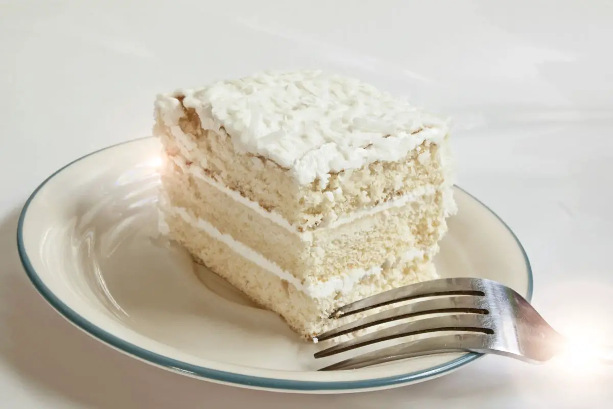 12 Scrumptious Coconut Cream Cake Recipes You Will Love