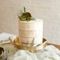 12-Best-Single-Tier-Wedding-Cake-Recipe-Ideas-For-Your-Special-Day