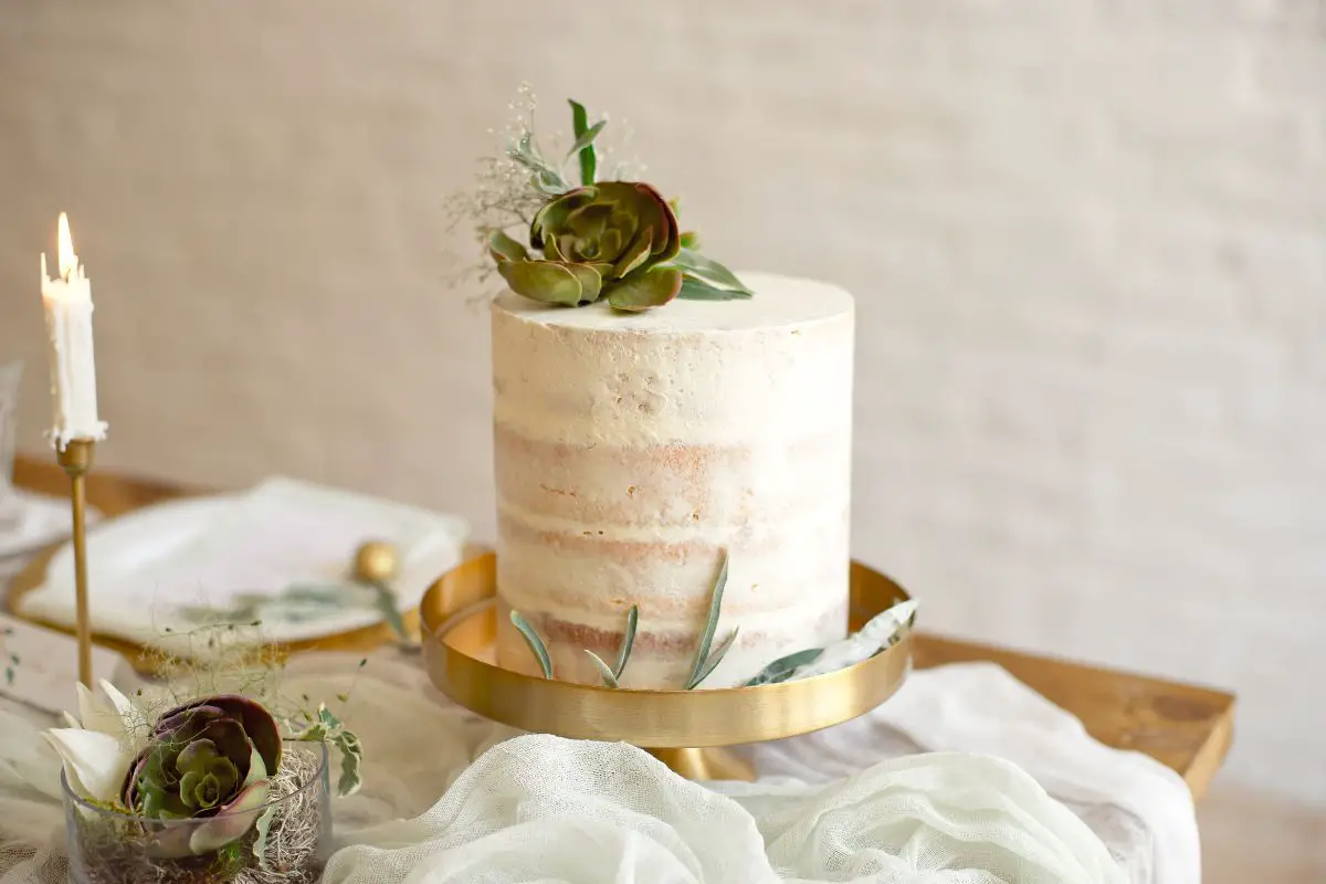 12 Best Single-Tier Wedding Cake Recipe Ideas For Your Special Day
