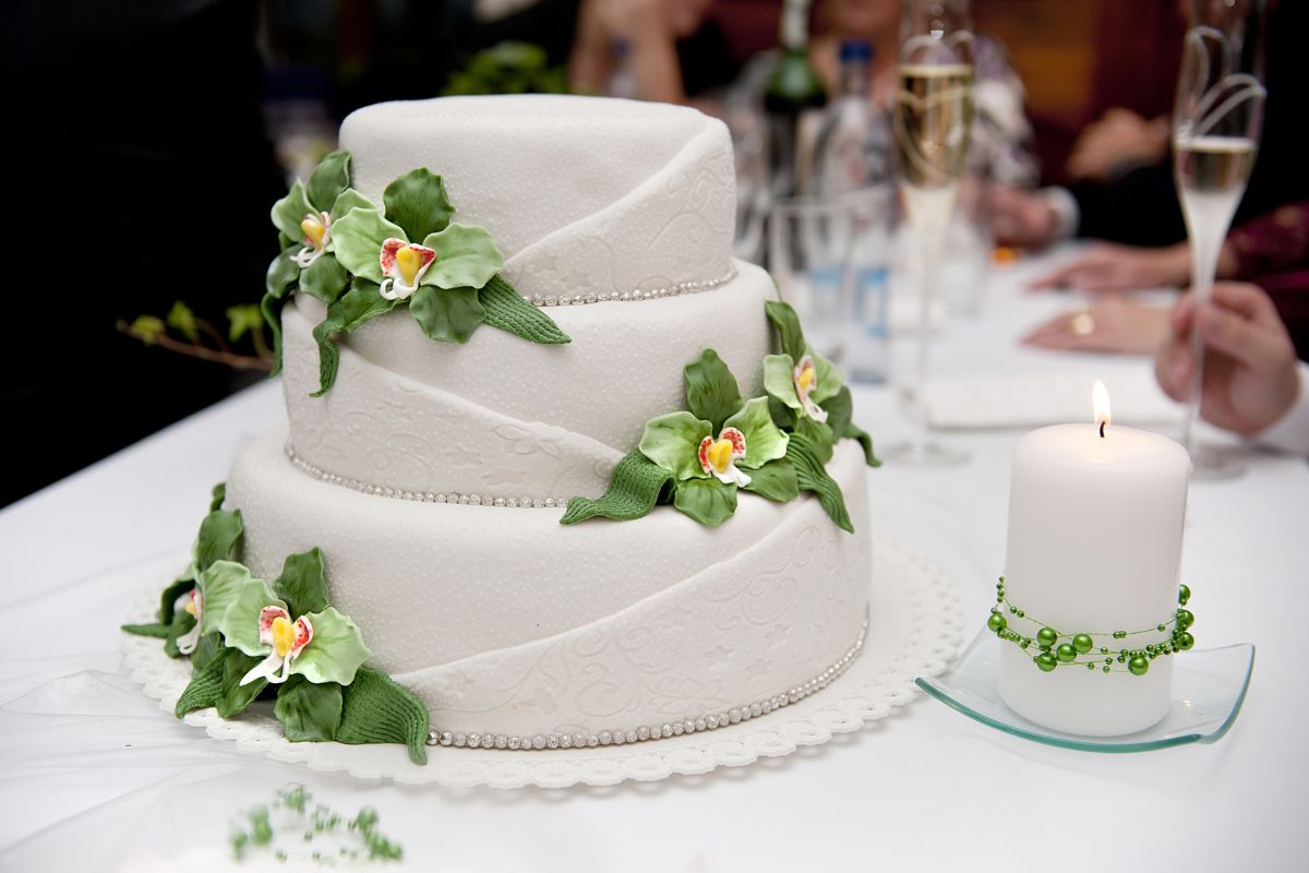 7 Best Spring Wedding Cake Recipe Ideas For Your Special Day