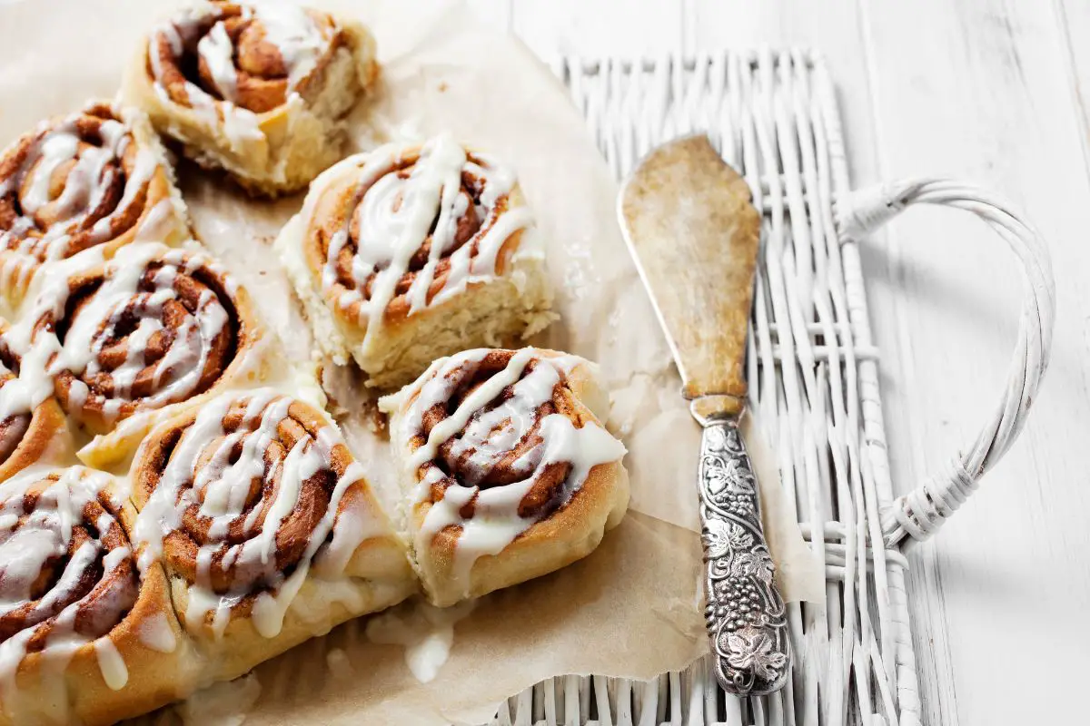 Cinnamon Swirl Cheesecake Roll Recipe