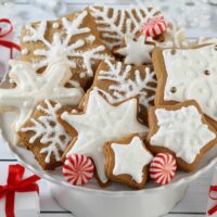 11 Scrumptious Old Fashioned Christmas Cookie Recipes To Make This Weekend