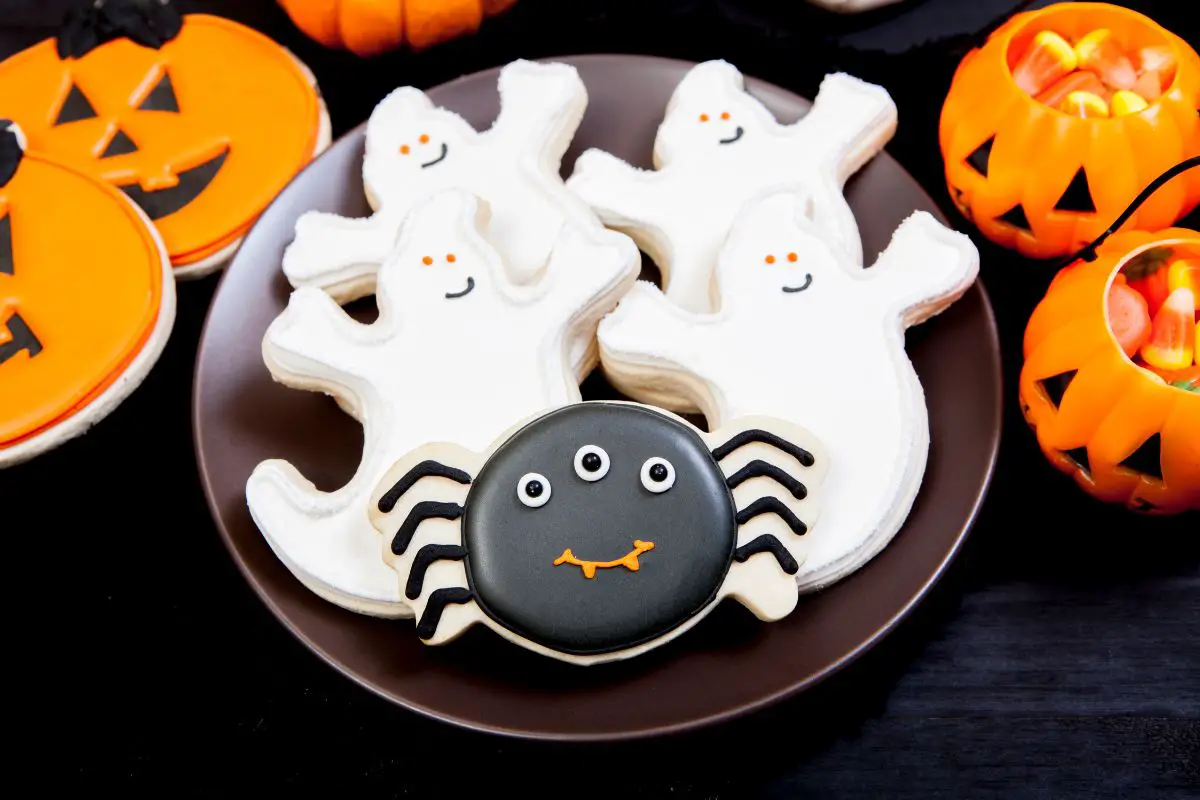 12 Scrumptious Halloween Cookie Recipes For The Whole Family To Enjoy