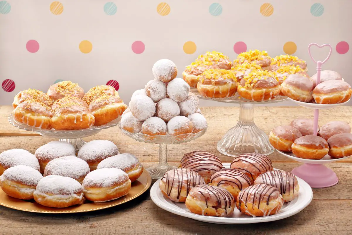 15 Best Donut Wedding Cakes For Every Wedding