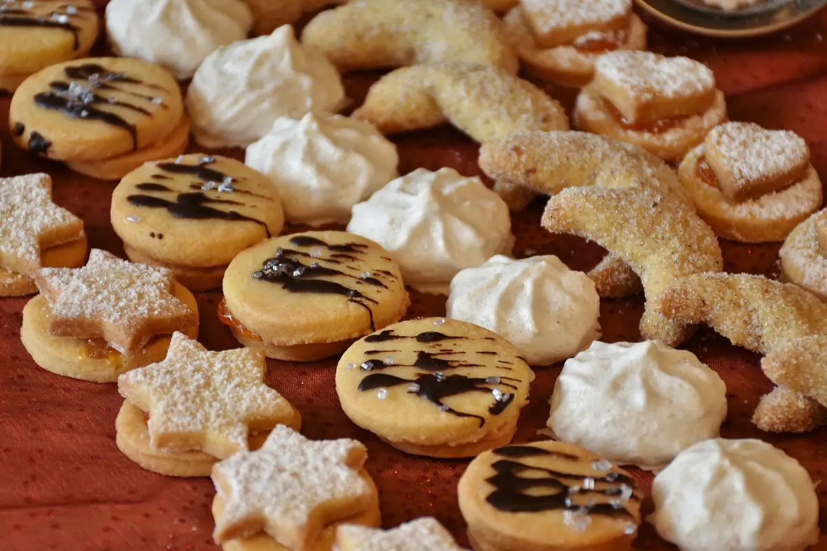 15 Scrumptious Italian Christmas Cookie Recipes To Make This Weekend