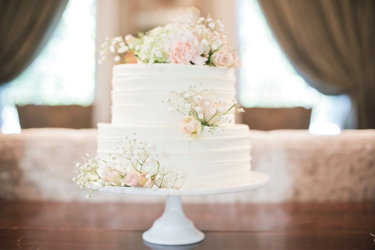 Best Wedding Cake Stands For Every Wedding