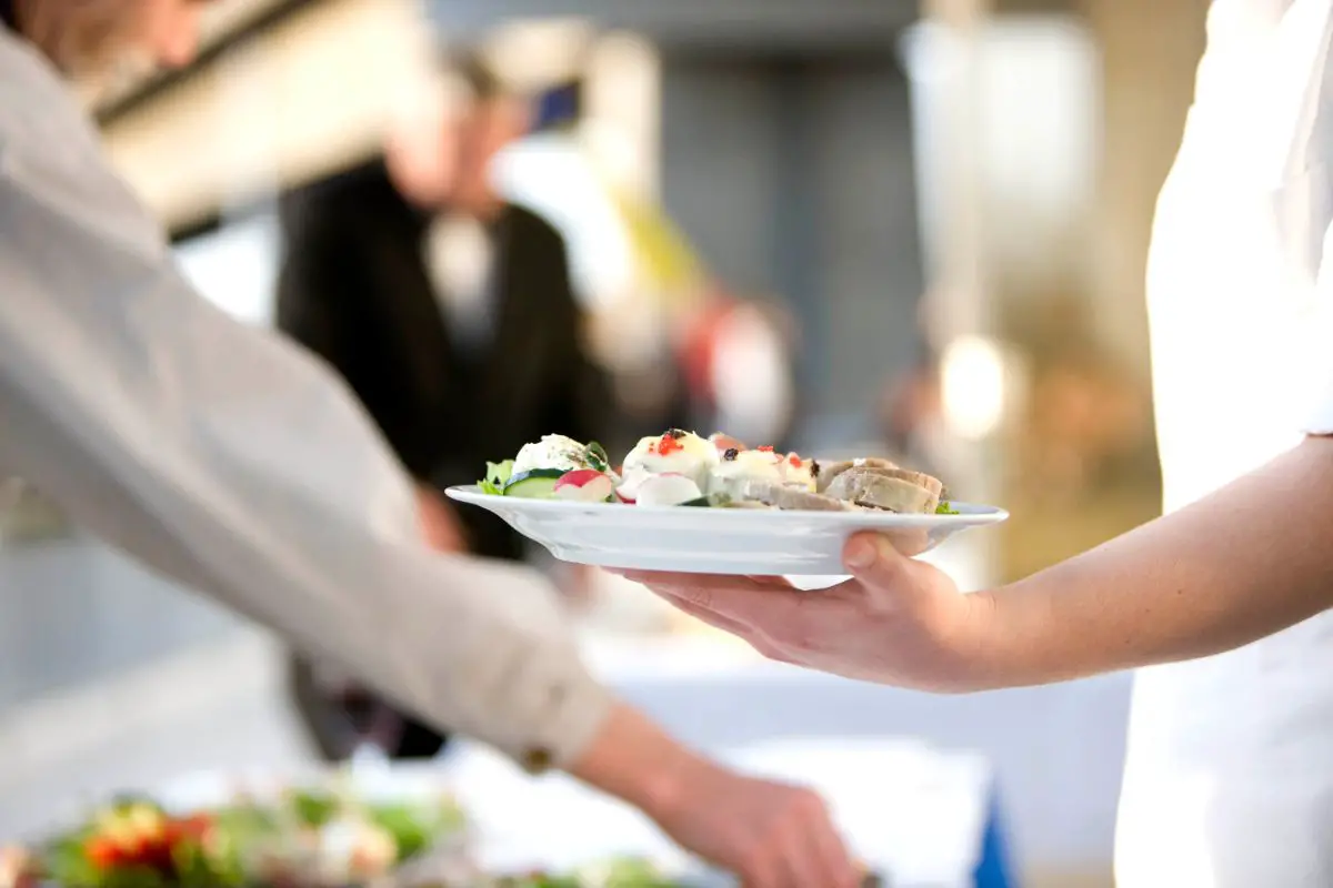 How Much Will Catering A Wedding Cost