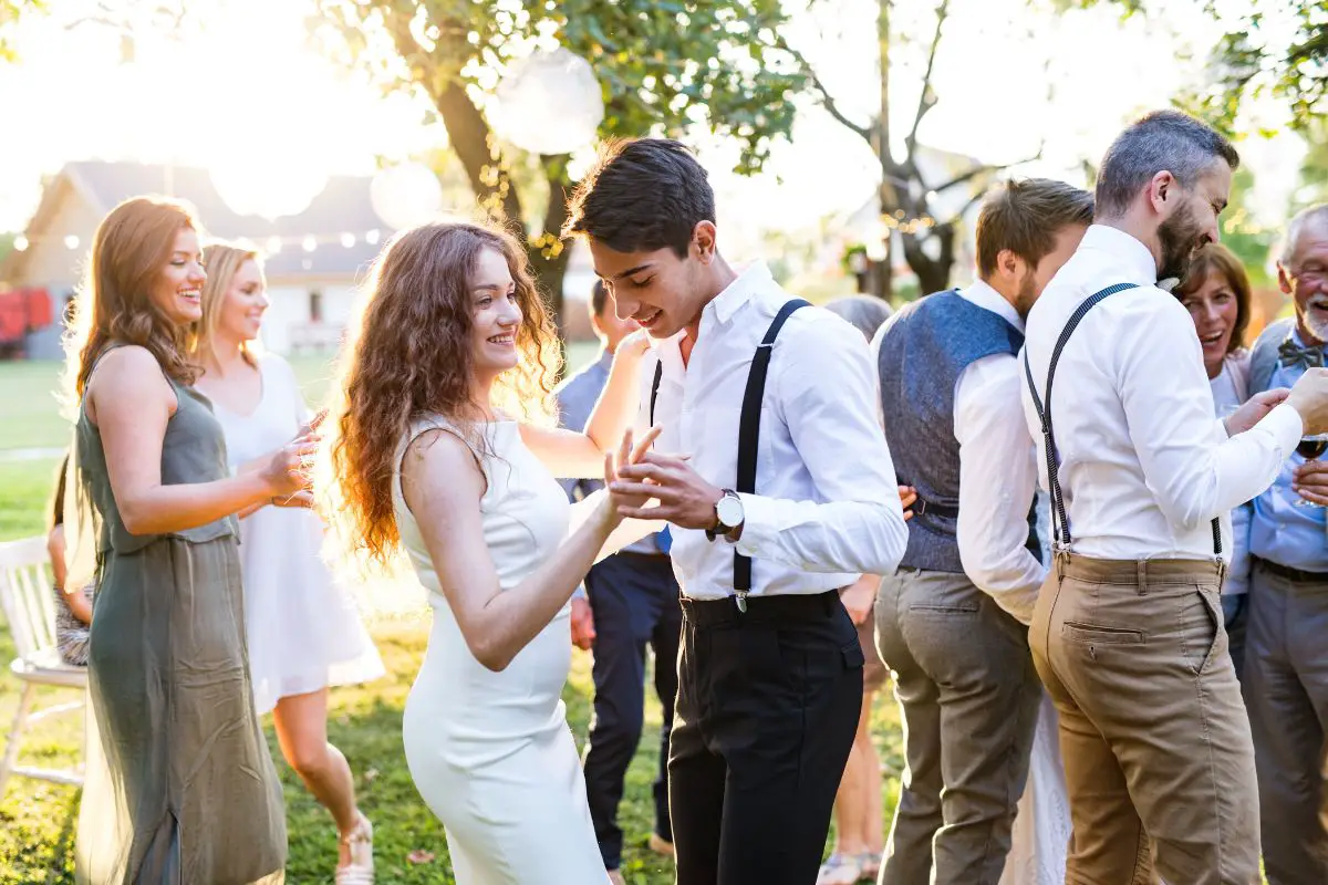 How Much Will a Backyard Wedding Cost You (1)