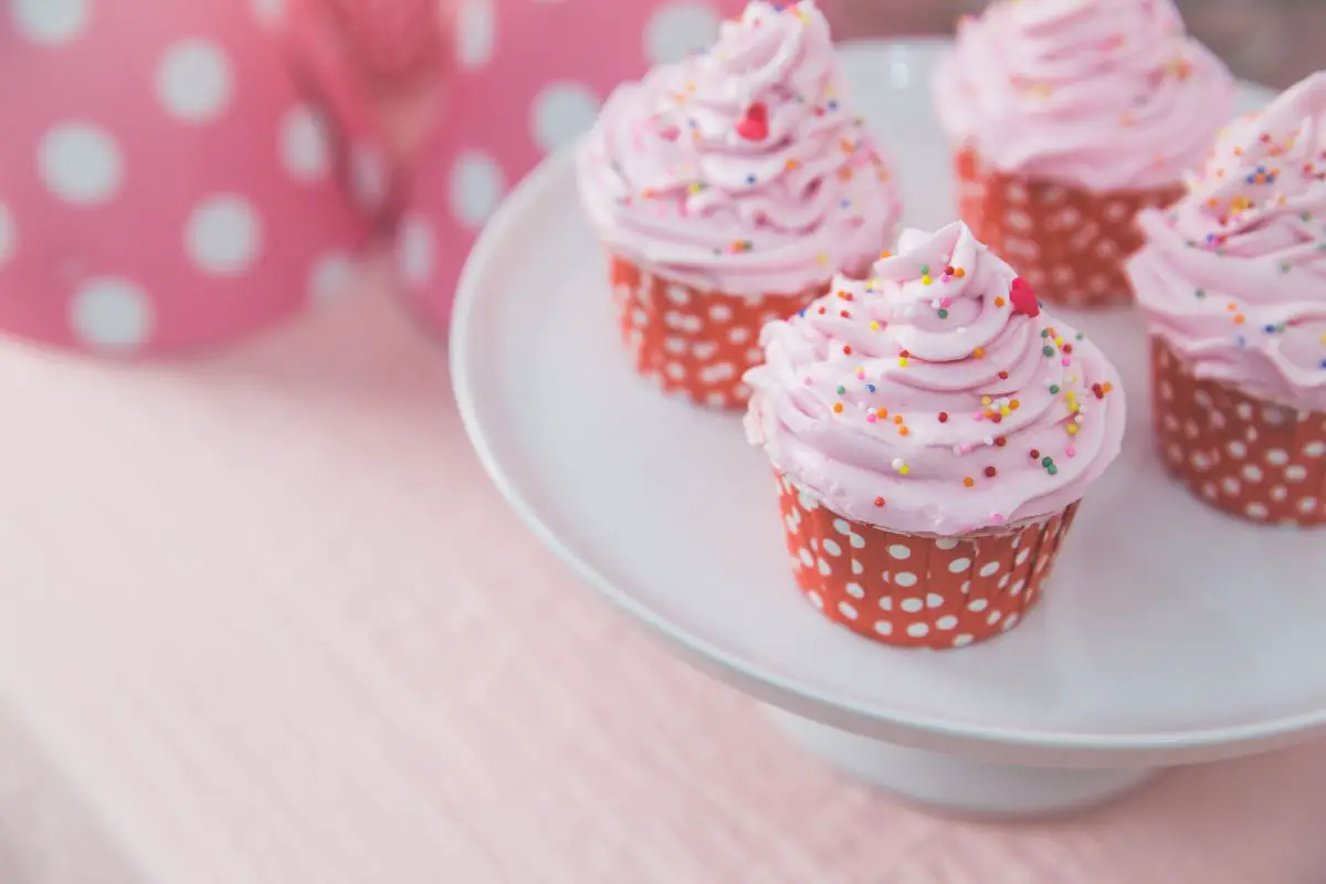 How To Make Minnie Mouse Cupcakes?