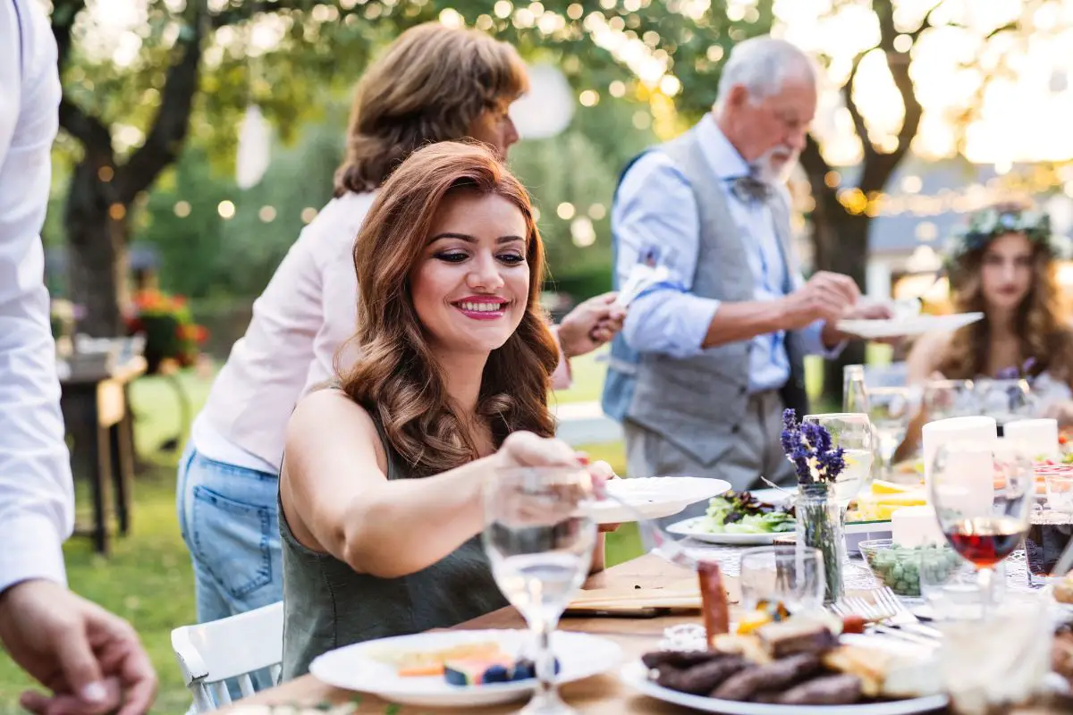 Is It Rude To Leave Before The Couple Cut The Cake?