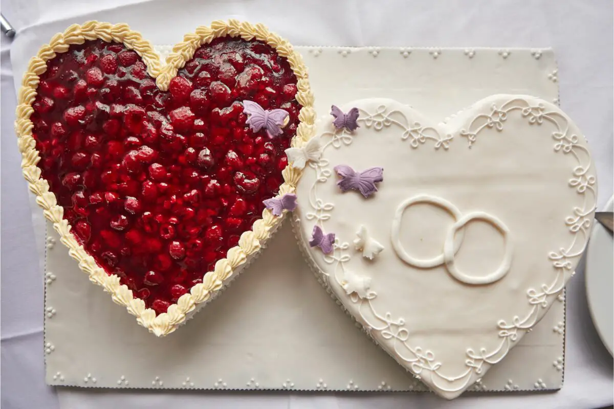 Traditional Wedding Cakes What You Need To Know