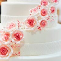 White Wedding Cake Recipe: Ideas For A Home Bake