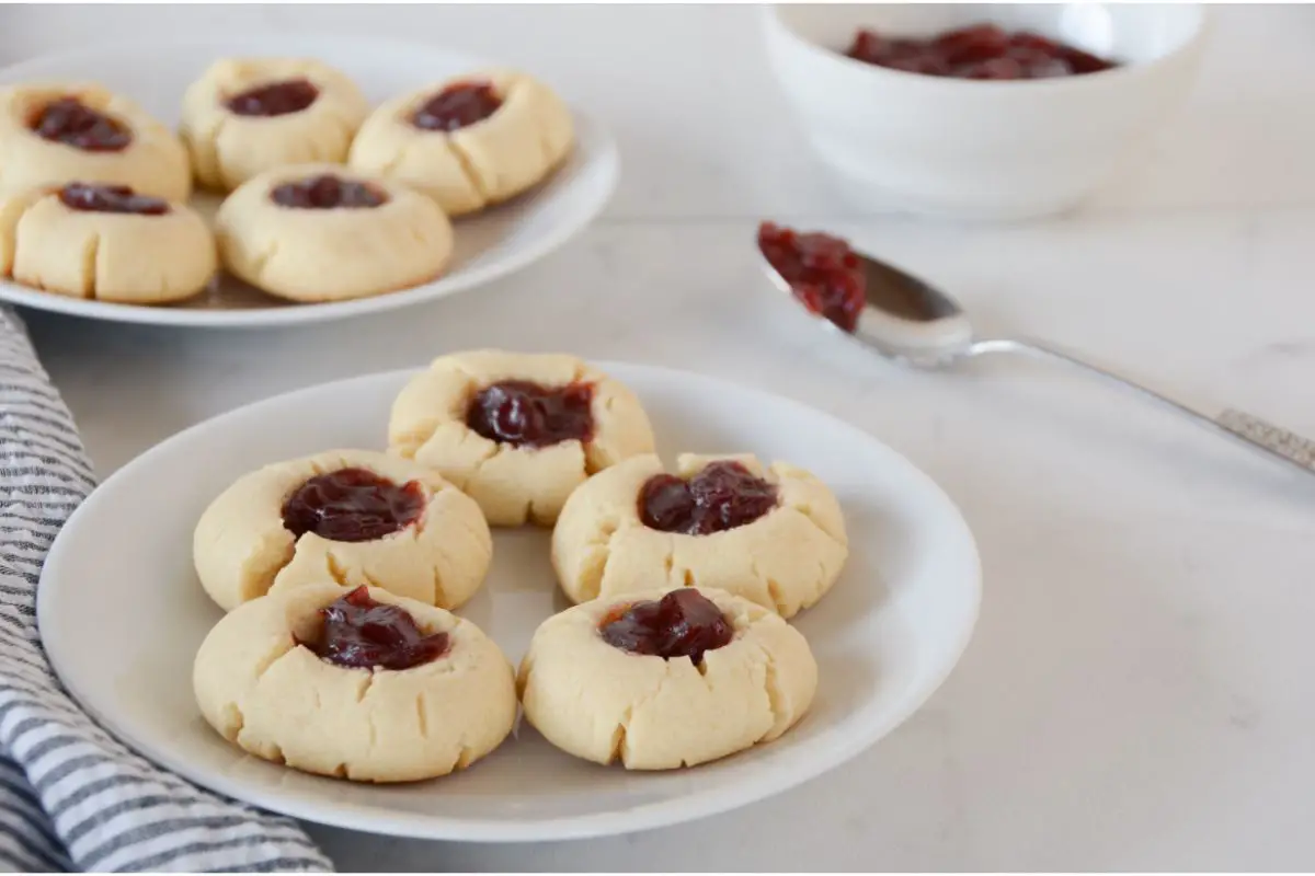 20 Scrumptious Cookie Recipes With Jam You Will Love