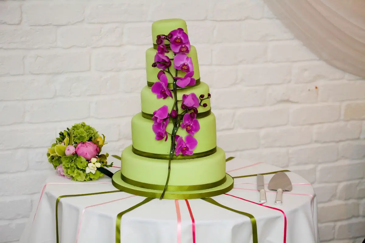 10 Unique Green Wedding Cake Design Ideas For Your Big Day