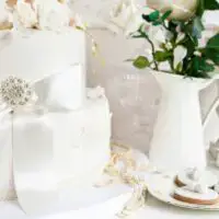 Make Your Cakes Shimmer & Sparkle - 3 Glitter Cake Techniques 