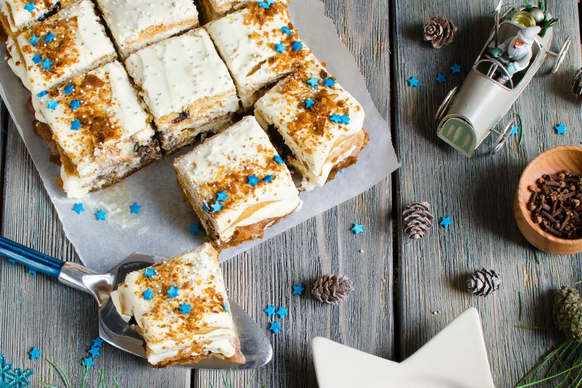 15 Best Christmas Sheet Cake Recipes To Try Today
