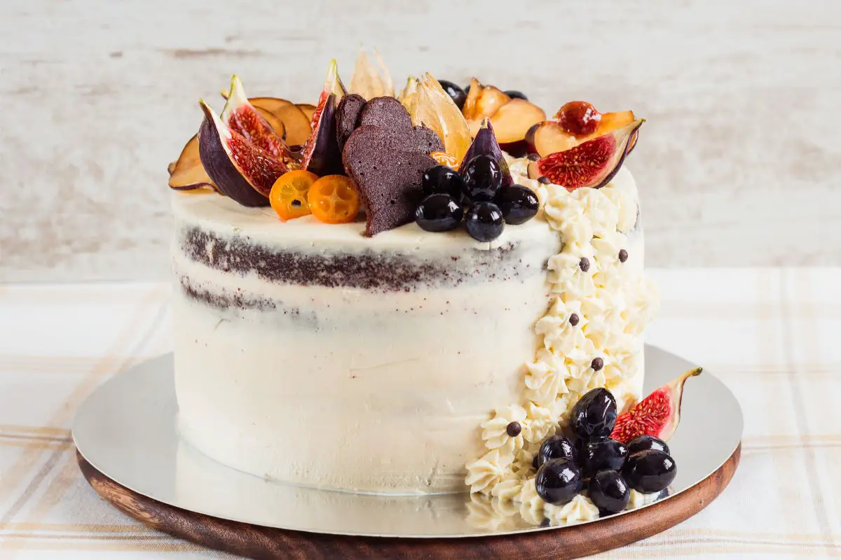 What Is A Dirty Wedding Cake? – 13 Recipe Ideas For Your Special Day