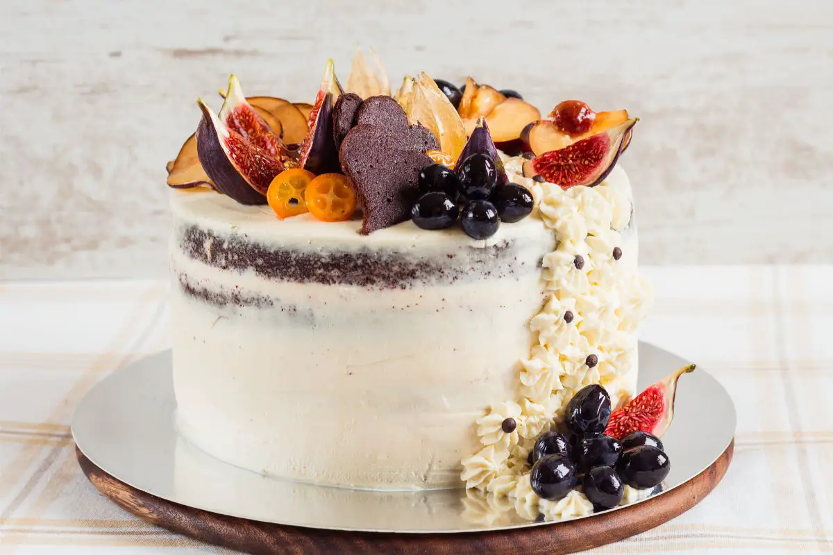 What Is A Dirty Wedding Cake? 13 Recipe Ideas For Your Special Day