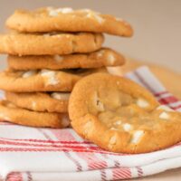 8 Ways To Keep Cookies Soft